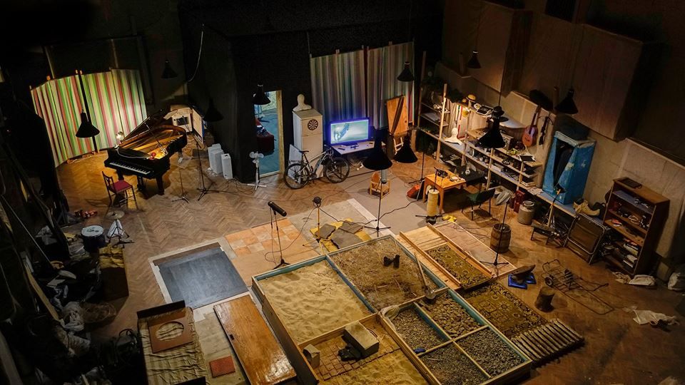 Foley stage